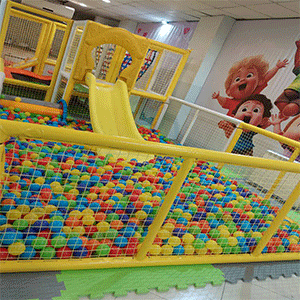 استخر توپ در خانه بازی کودک بازی تایم کرج