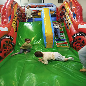 سرسره-بادی-در-خانه-بازی-شادان-نارمک سرسره بادی در خانه بازی شادان نارمک